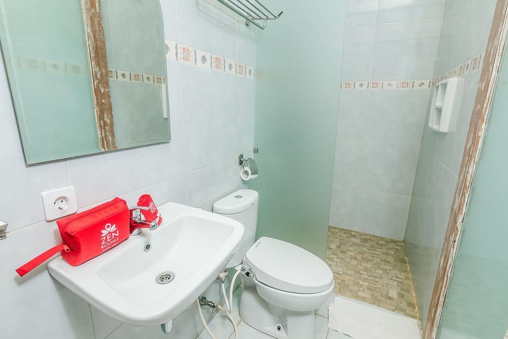 Zen Rooms Denpasar Mertasari Экстерьер фото