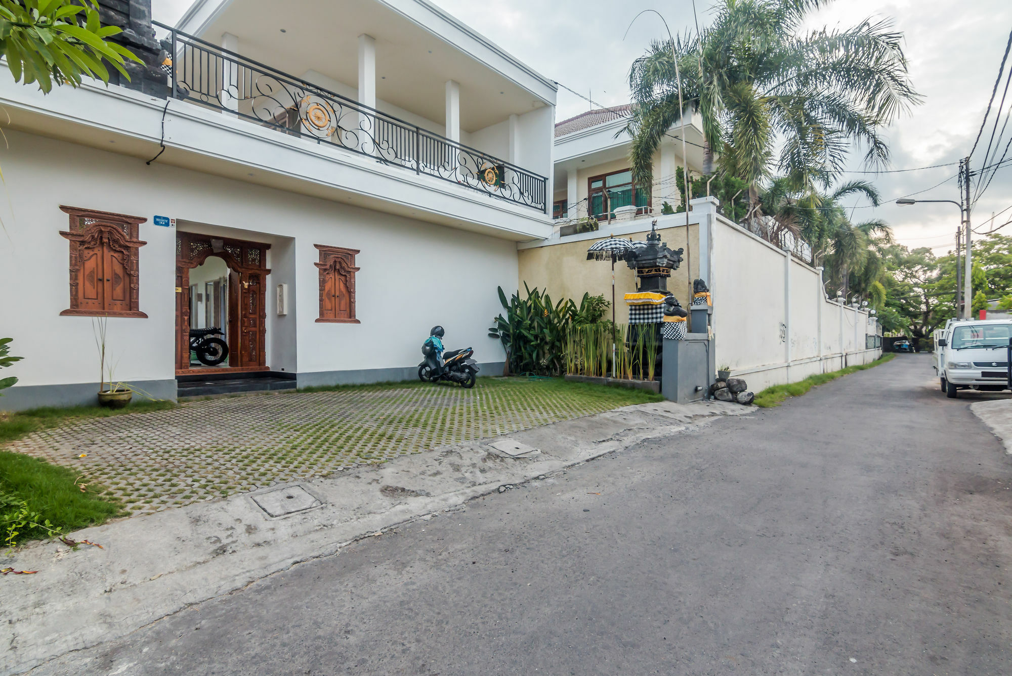 Zen Rooms Denpasar Mertasari Экстерьер фото